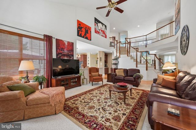 1 ROLLING GLEN CT, Mount Laurel, NJ 08054