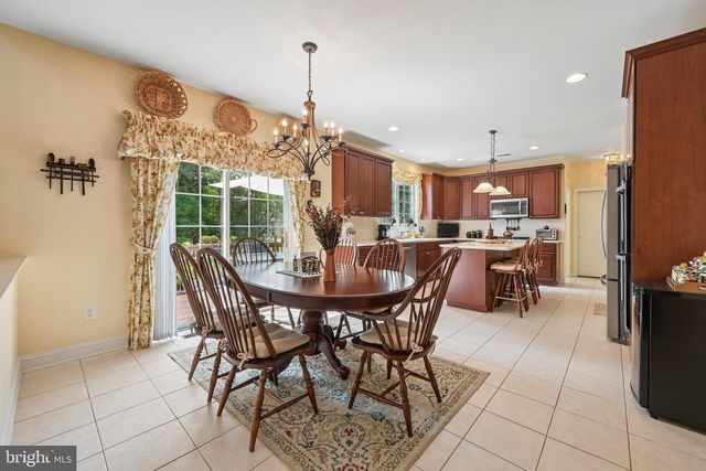 1 ROLLING GLEN CT, Mount Laurel, NJ 08054