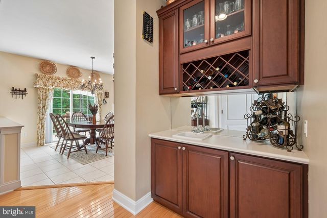 1 ROLLING GLEN CT, Mount Laurel, NJ 08054