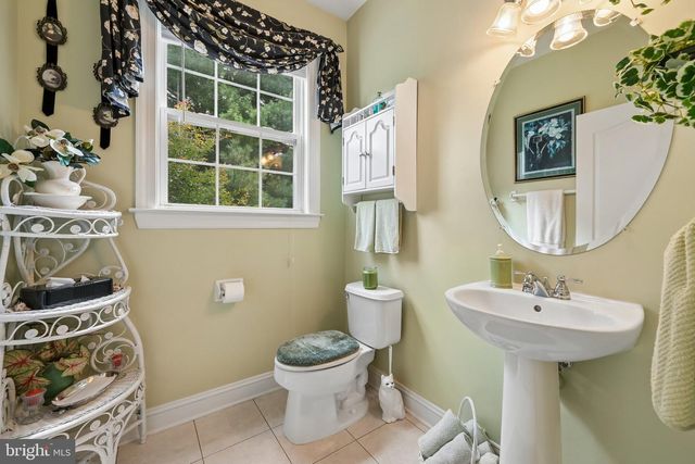 1 ROLLING GLEN CT, Mount Laurel, NJ 08054