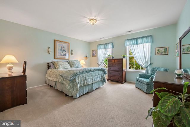 1 ROLLING GLEN CT, Mount Laurel, NJ 08054