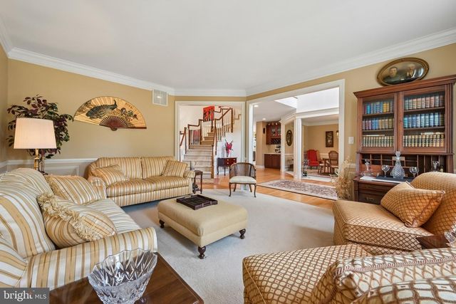 1 ROLLING GLEN CT, Mount Laurel, NJ 08054