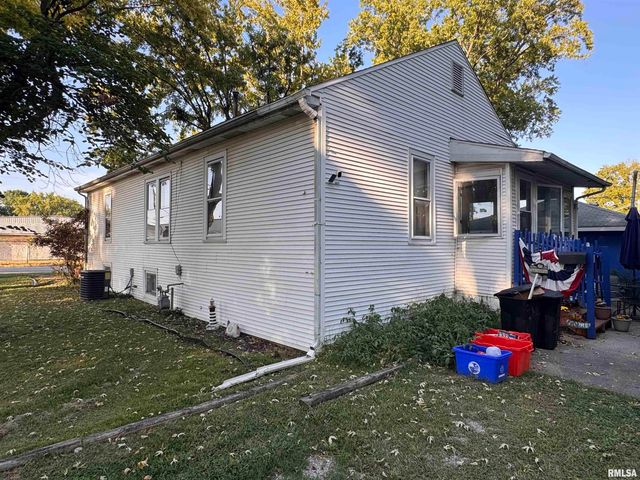 2800 S 13TH Street, Springfield, IL 62703