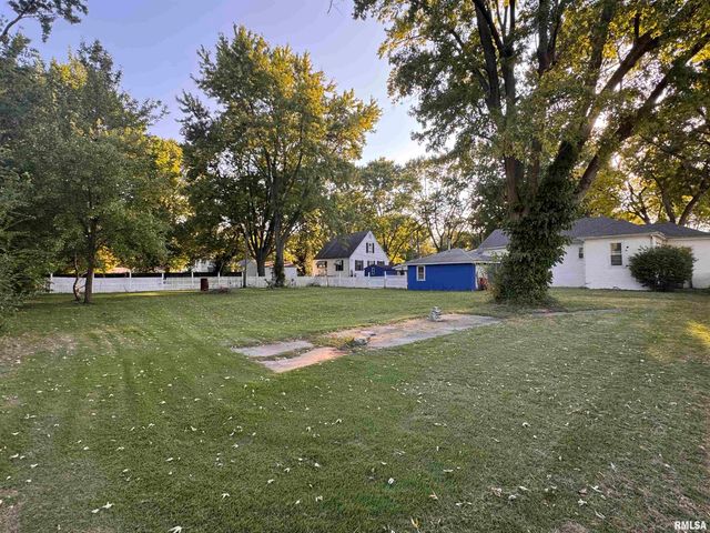 2800 S 13TH Street, Springfield, IL 62703