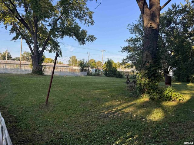 2800 S 13TH Street, Springfield, IL 62703