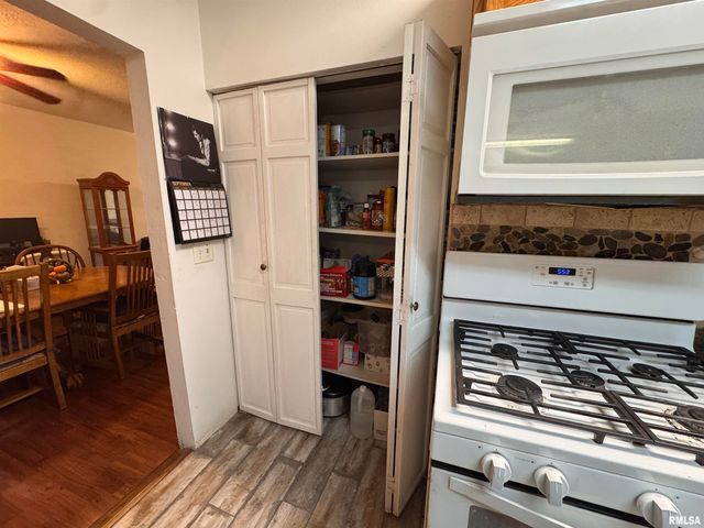 2800 S 13TH Street, Springfield, IL 62703