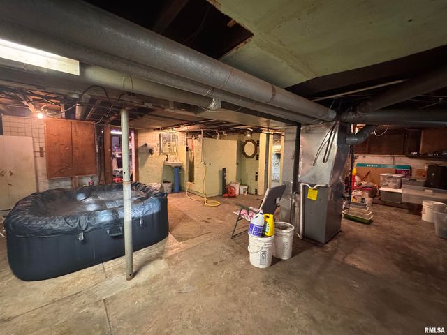 2800 S 13TH Street, Springfield, IL 62703