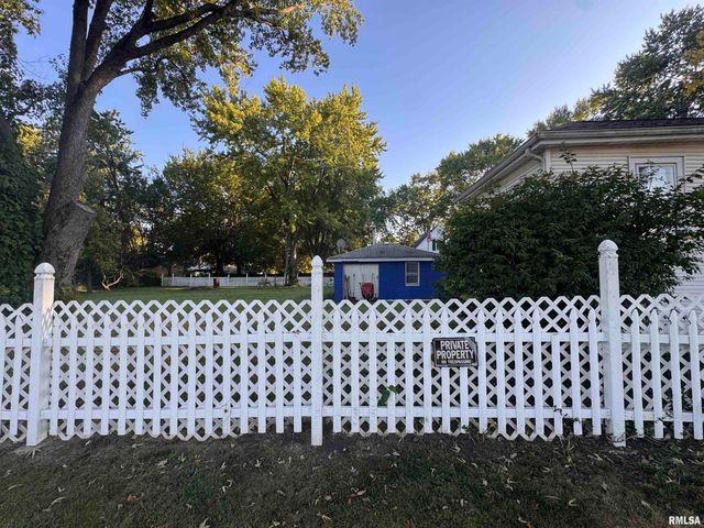 2800 S 13TH Street, Springfield, IL 62703