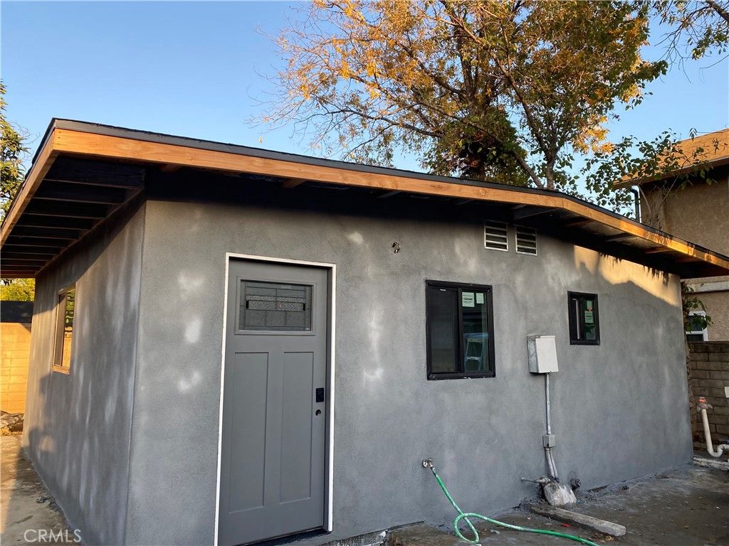 Image 10 of property listing at 1217 1215 Woodworth, San Fernando, CA 91340