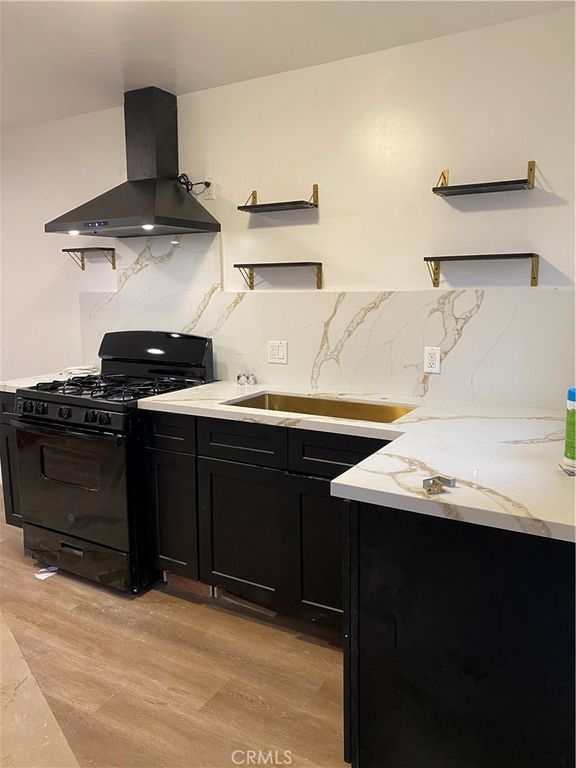 Image 11 of property listing at 1217 1215 Woodworth, San Fernando, CA 91340