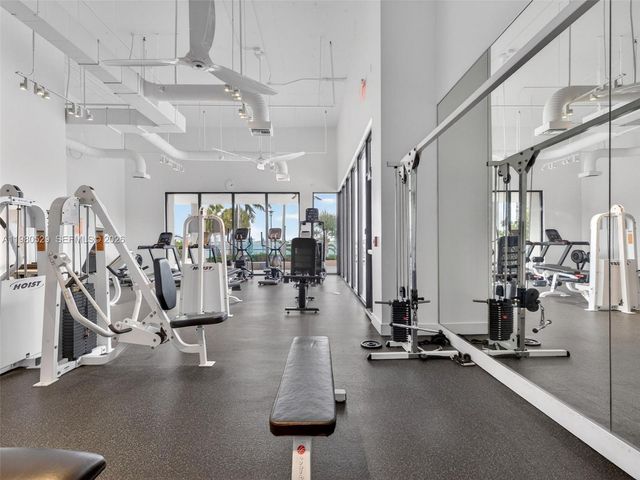 11113 Biscayne Blvd 351, Miami, FL 33181