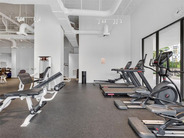 11113 Biscayne Blvd 351, Miami, FL 33181