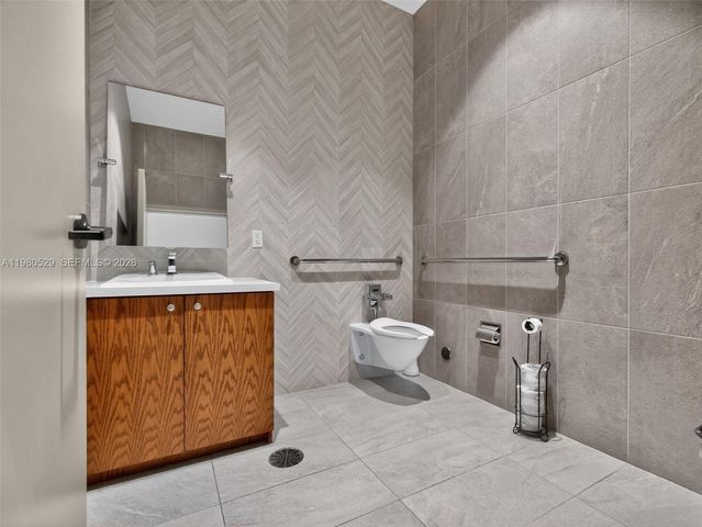 11113 Biscayne Blvd 351, Miami, FL 33181