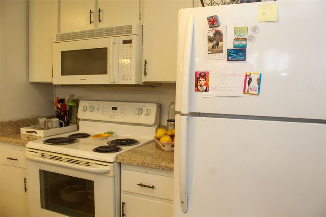 4649 Country Creek Drive 1109, Dallas, TX 75236