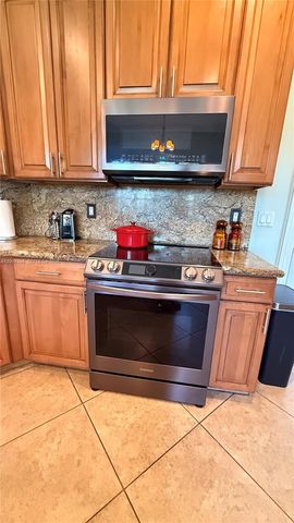 633 SW Jada Rd, Port St. Lucie, FL 34953