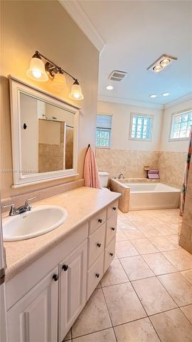 633 SW Jada Rd, Port St. Lucie, FL 34953