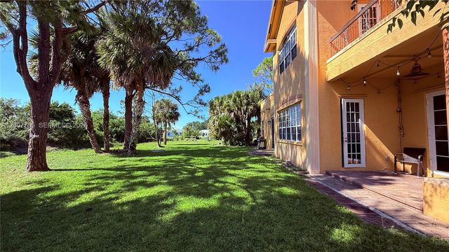 633 SW Jada Rd, Port St. Lucie, FL 34953