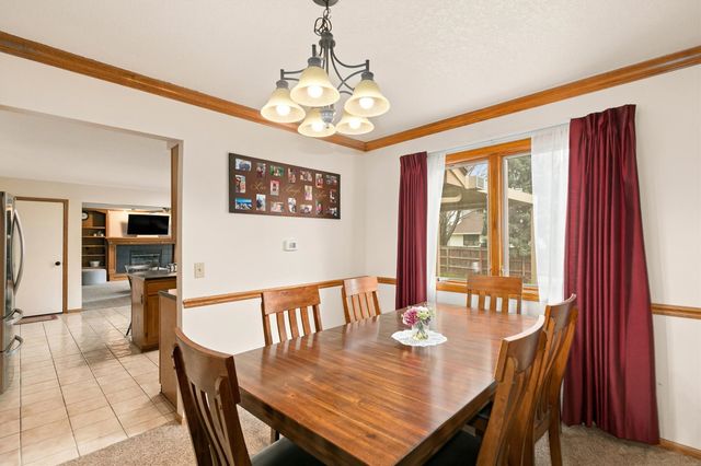 8023 Sutton Drive, Urbandale, IA 50322