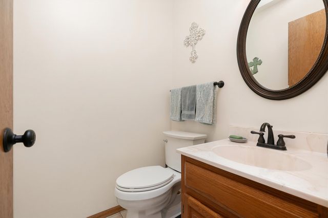 8023 Sutton Drive, Urbandale, IA 50322