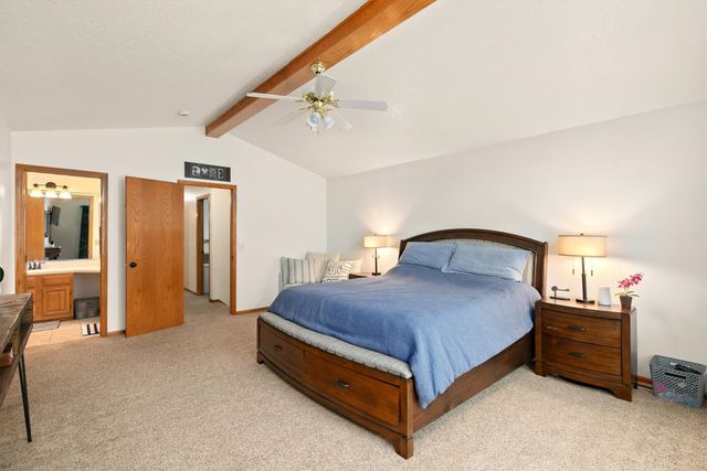 8023 Sutton Drive, Urbandale, IA 50322