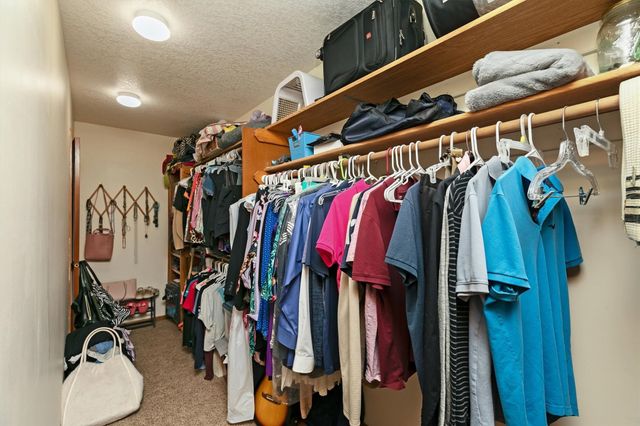 8023 Sutton Drive, Urbandale, IA 50322