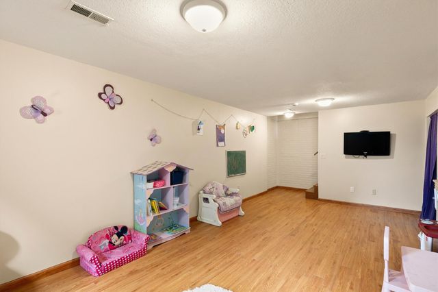 8023 Sutton Drive, Urbandale, IA 50322