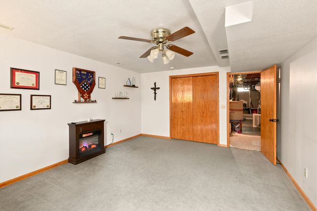 8023 Sutton Drive, Urbandale, IA 50322