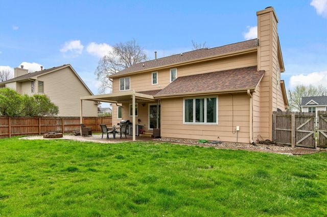 8023 Sutton Drive, Urbandale, IA 50322