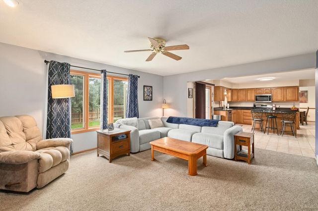 8023 Sutton Drive, Urbandale, IA 50322