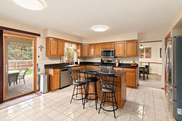 8023 Sutton Drive, Urbandale, IA 50322