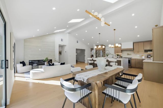 1054 Steinway Avenue, Campbell, CA 95008