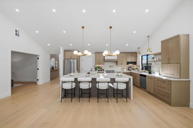 1054 Steinway Avenue, Campbell, CA 95008