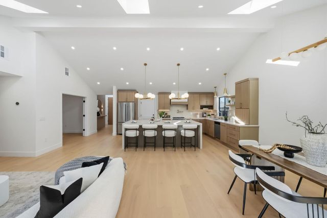 1054 Steinway Avenue, Campbell, CA 95008