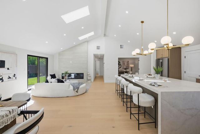 1054 Steinway Avenue, Campbell, CA 95008