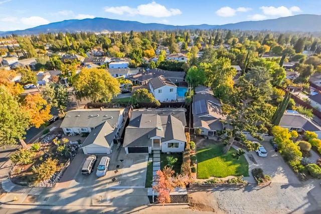 1054 Steinway Avenue, Campbell, CA 95008