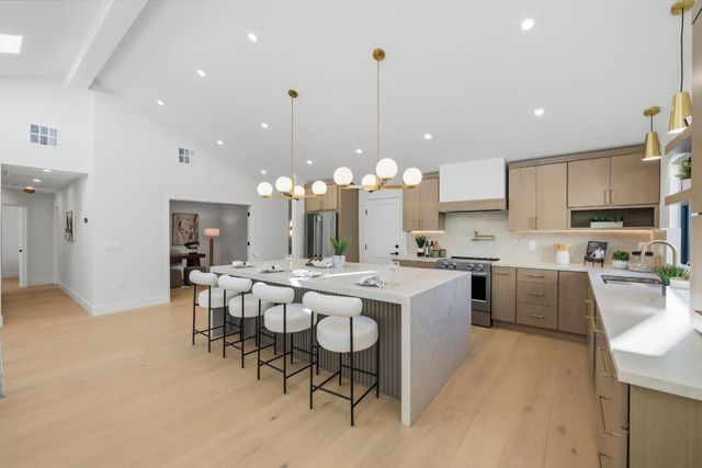 1054 Steinway Avenue, Campbell, CA 95008