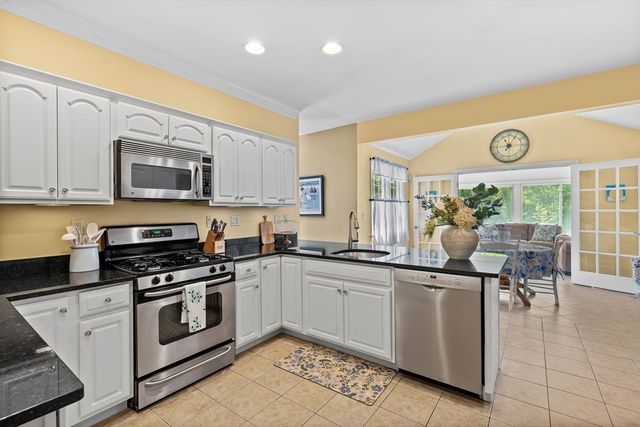 894 Liberty Street 6, Braintree, MA 02184
