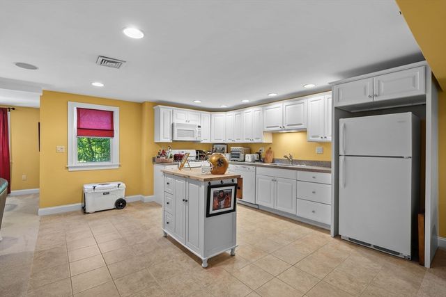894 Liberty Street 6, Braintree, MA 02184
