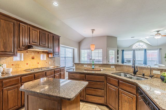 1426 Ranch Hill Drive, Irving, TX 75063