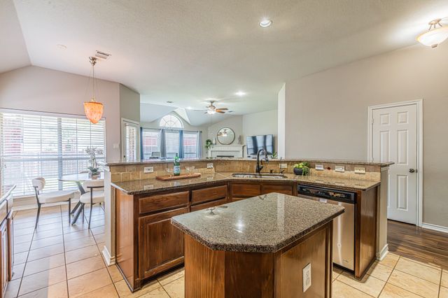 1426 Ranch Hill Drive, Irving, TX 75063