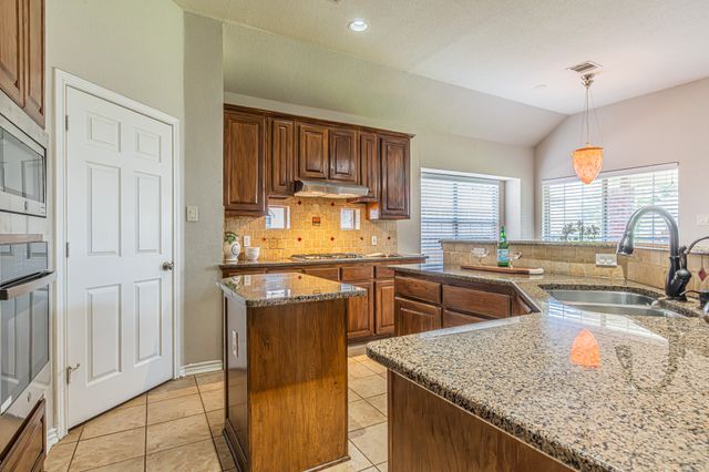 1426 Ranch Hill Drive, Irving, TX 75063