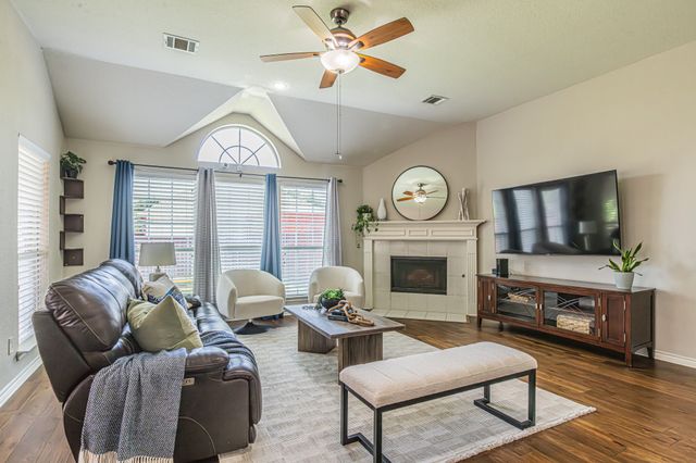 1426 Ranch Hill Drive, Irving, TX 75063