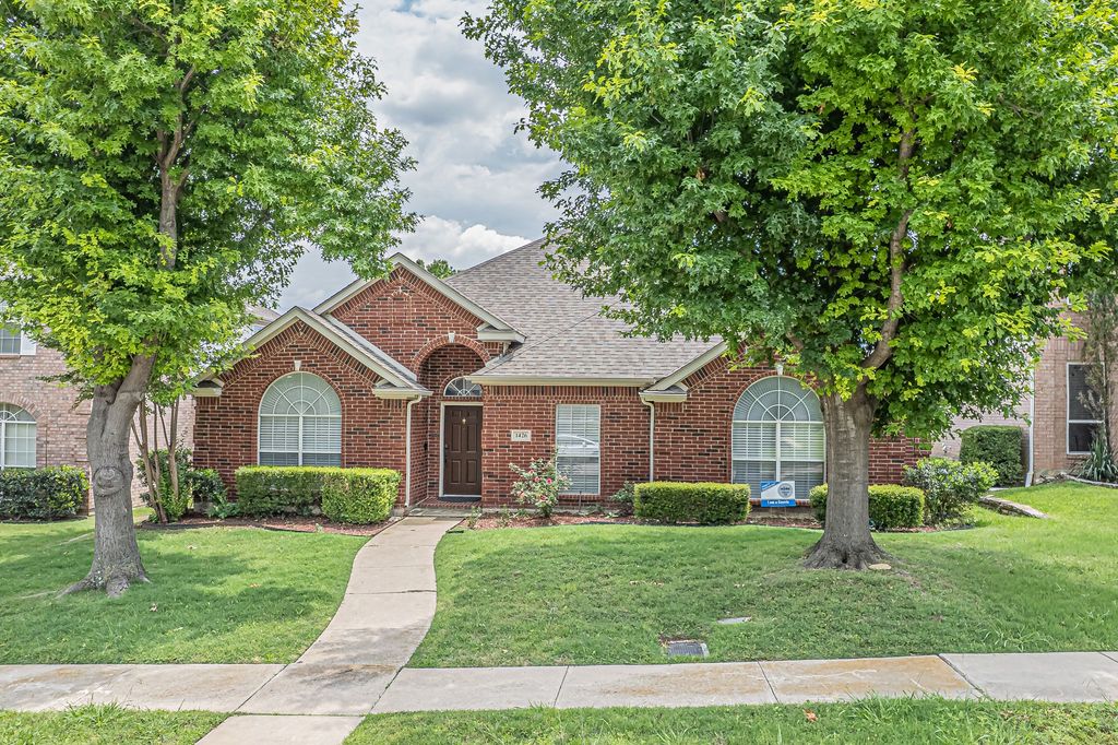 1426 Ranch Hill Drive, Irving, TX 75063