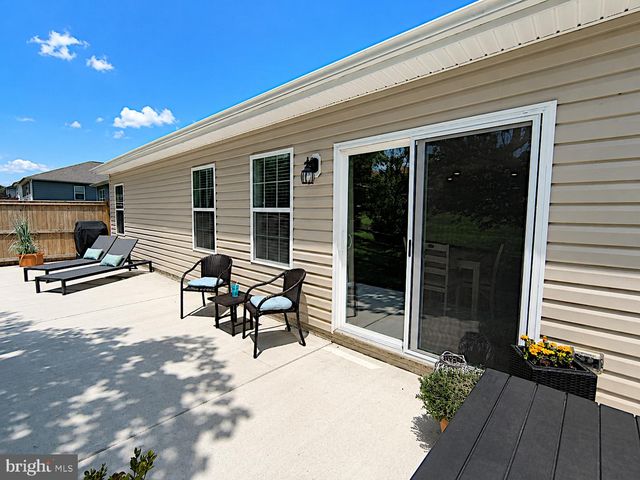 114 GATEHOUSE PL, Charles Town, WV 25414
