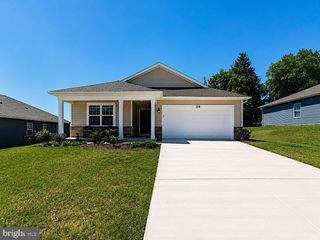 114 GATEHOUSE PL, Charles Town, WV 25414