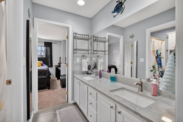 2184 NW 159th Street, Clive, IA 50325