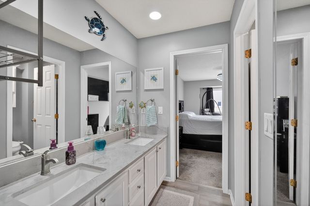 2184 NW 159th Street, Clive, IA 50325