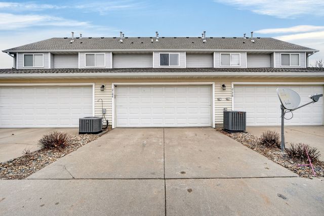 2184 NW 159th Street, Clive, IA 50325