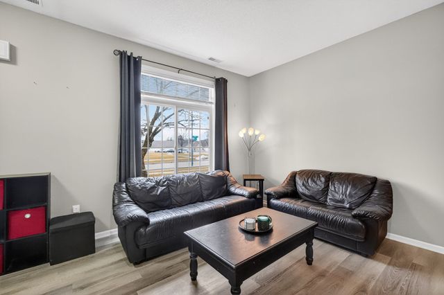 2184 NW 159th Street, Clive, IA 50325