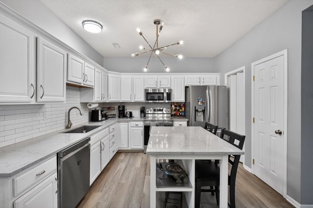 2184 NW 159th Street, Clive, IA 50325